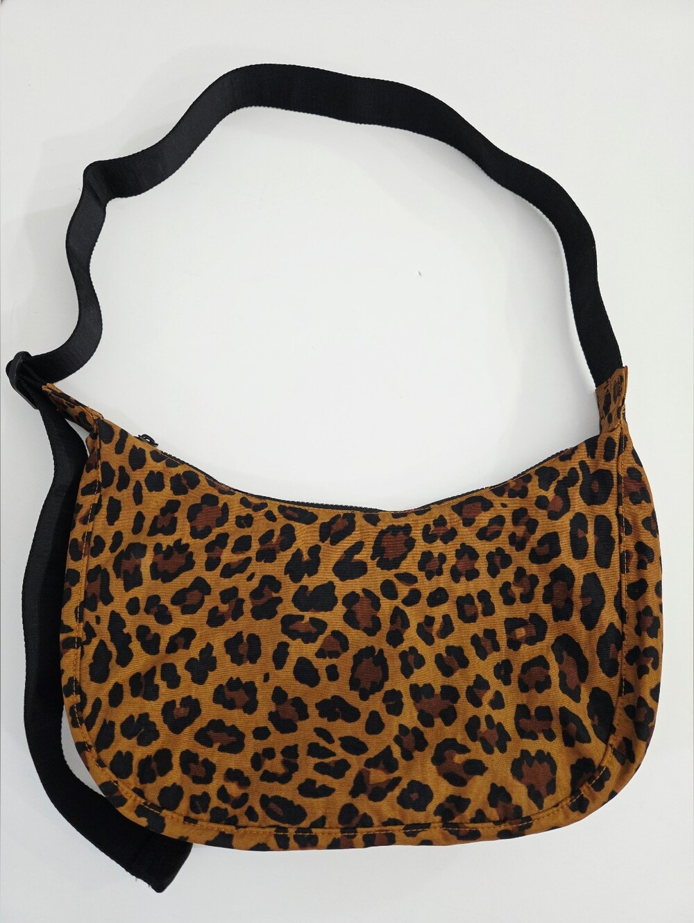 BAGGU MEDIUM NYLON CRESCENT BAG - LEOPARD